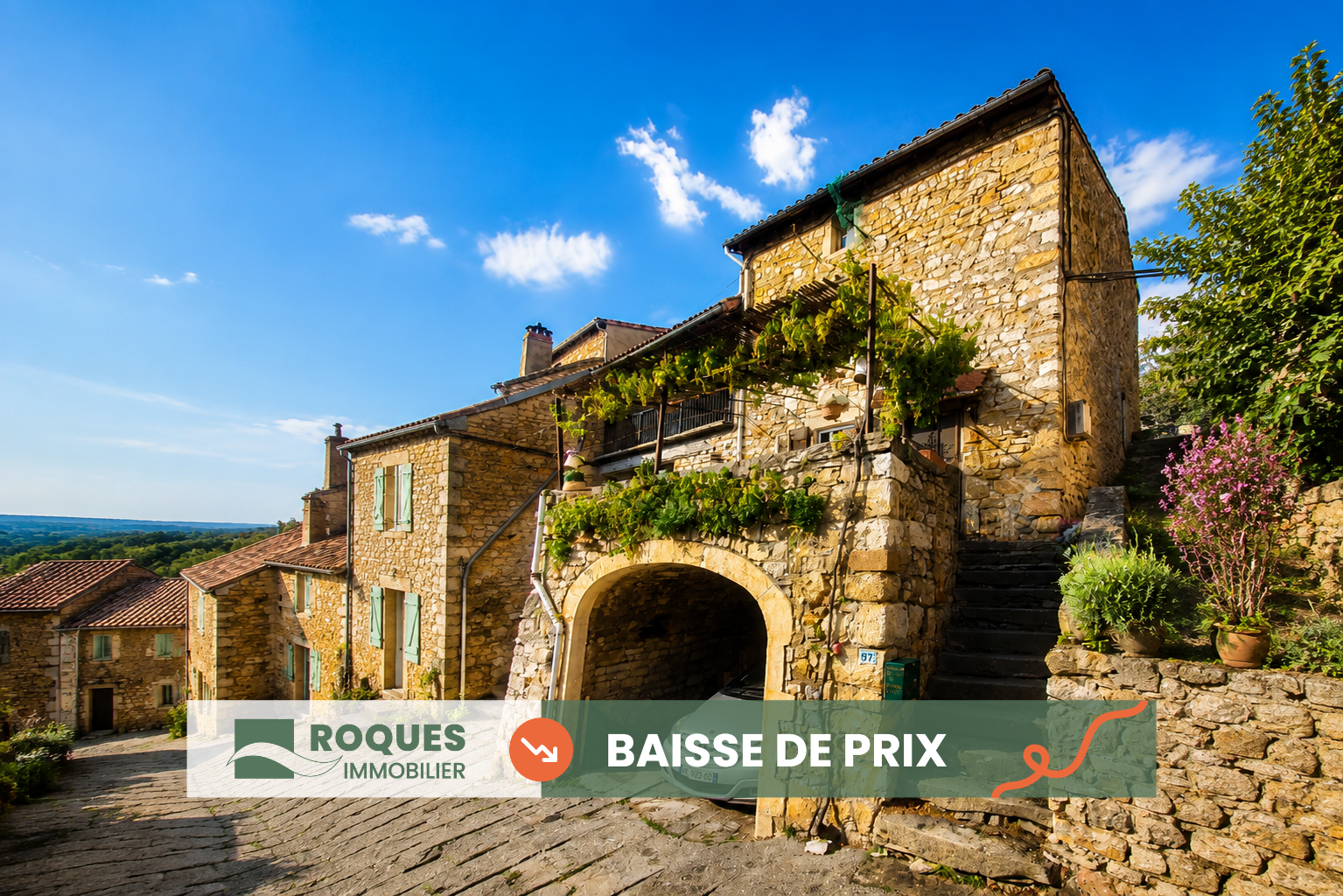 Compeyre, maison de village 90 m2 habitables plus jardin, terrasses et dépmendances